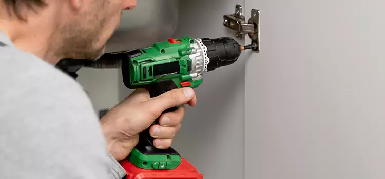 Commercial Door Hinge Repair Chambly